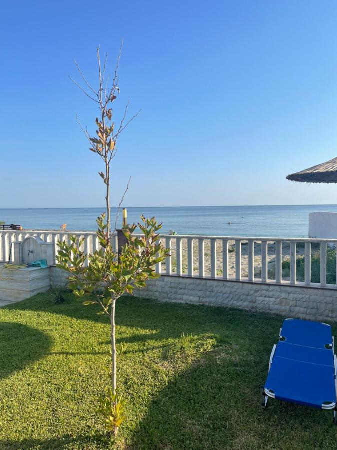 Néa Meságkala Luxury Apartment First Line Sea By Makhome Messagala מראה חיצוני תמונה